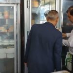 نظارت بر بازار در کهک؛ بازدید مسئولان شهرستان از غرفه‌های توزیع کالاهای اساسی و میوه تنظیم بازار ‌